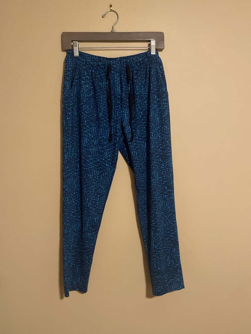Lululemon Jet Crop Pants Blue Ziggy Pattern Drawstring